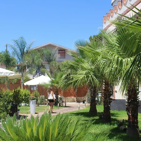 Costa Del Sole Club מלון 3*